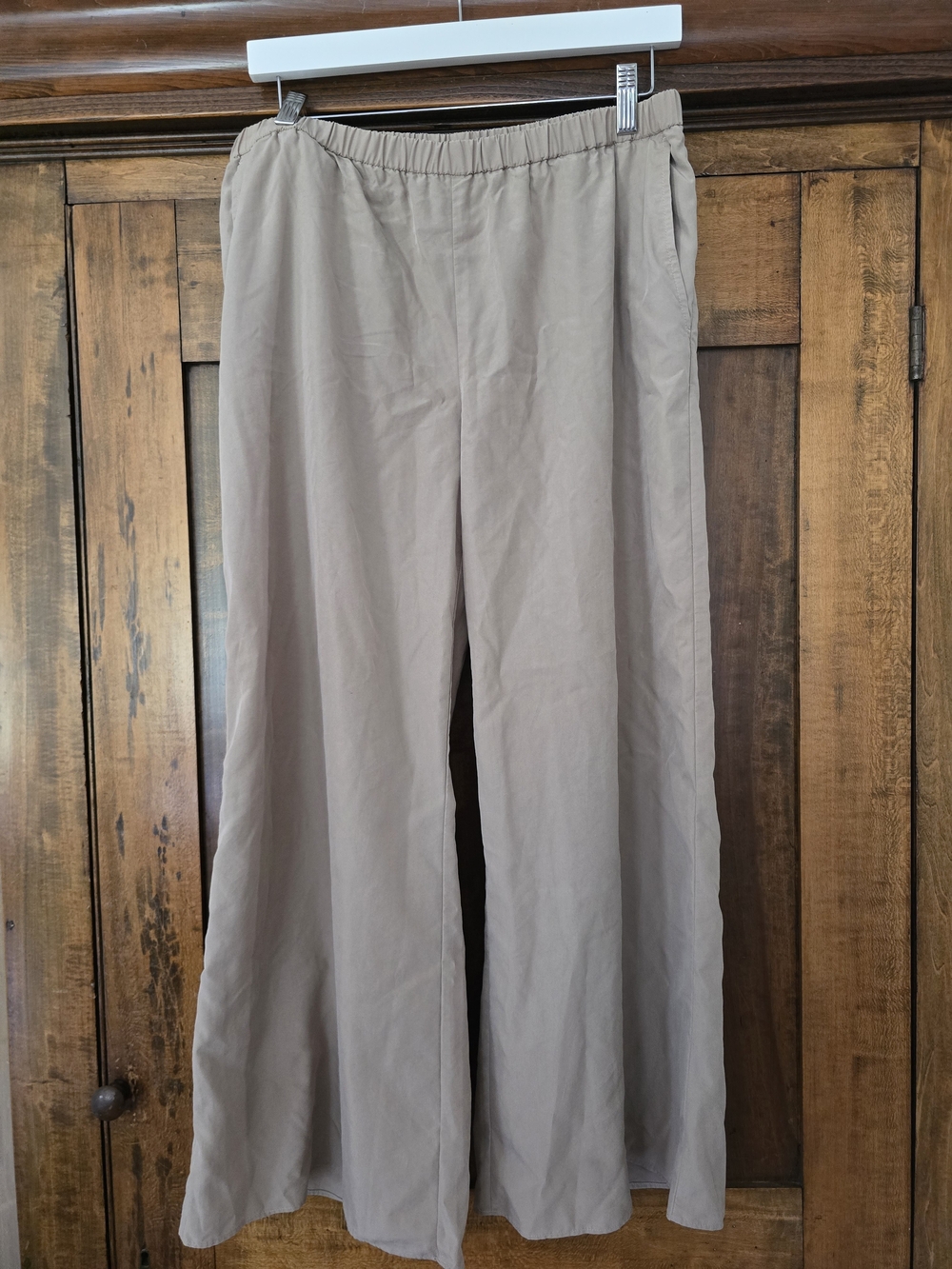 Eileen Fisher Wide-Leg Elastic-Waist Pants in Taupe Medium